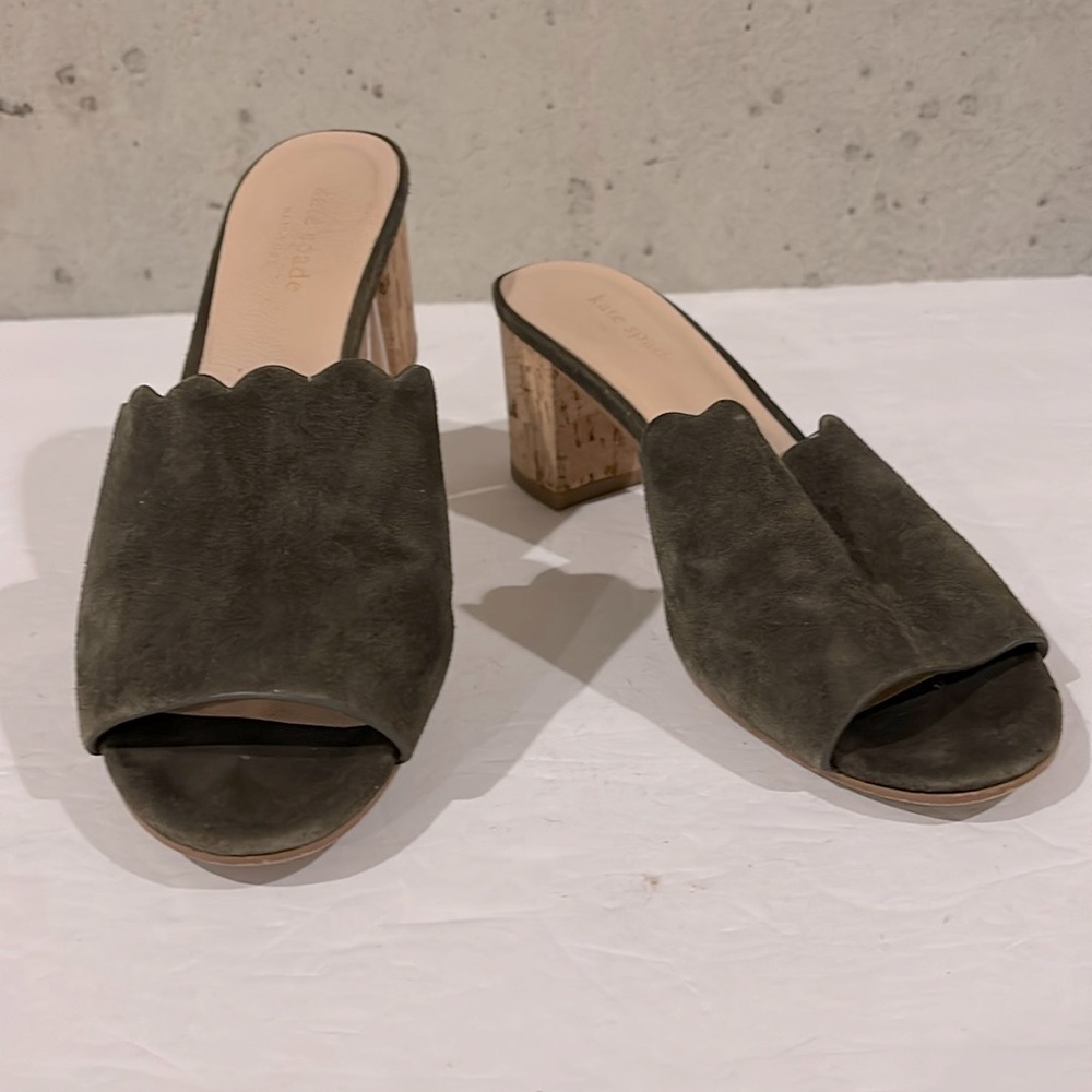 KATE SPADE ‘Warren’ Olive Green Suede Slip On Scalloped Edge Mules  Size 8